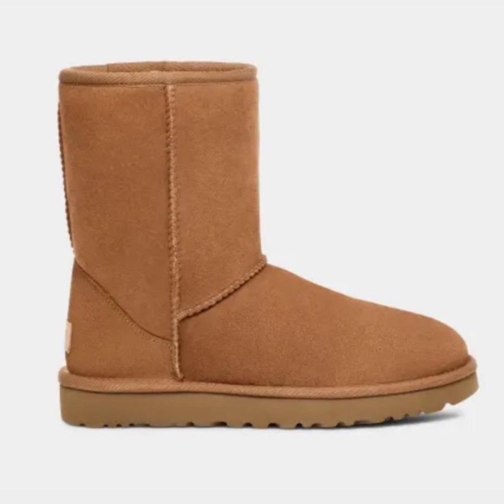 Uggs classic short II boots in chestnut